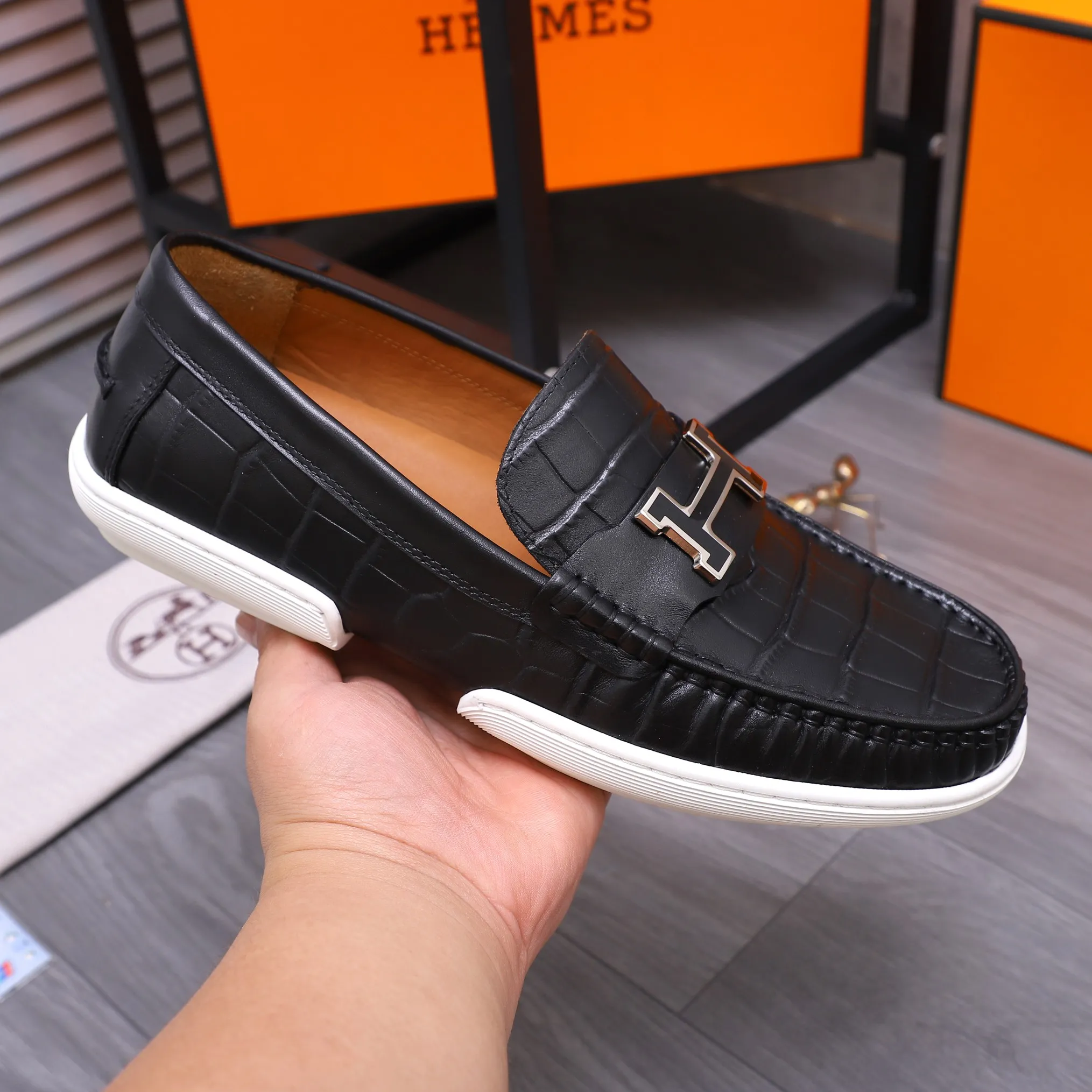 Men's shoes 💰500 Product trademark: HERMES "Hermes" casual slip-on leather shoes Regular size: 38-46 (45.46 custom-made, non-returnable) Product materials: Selected high-quality stone grain cowhide upper, cowhide lining, original outsole